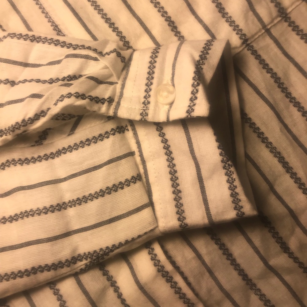 Button down top - Picture 3 of 6